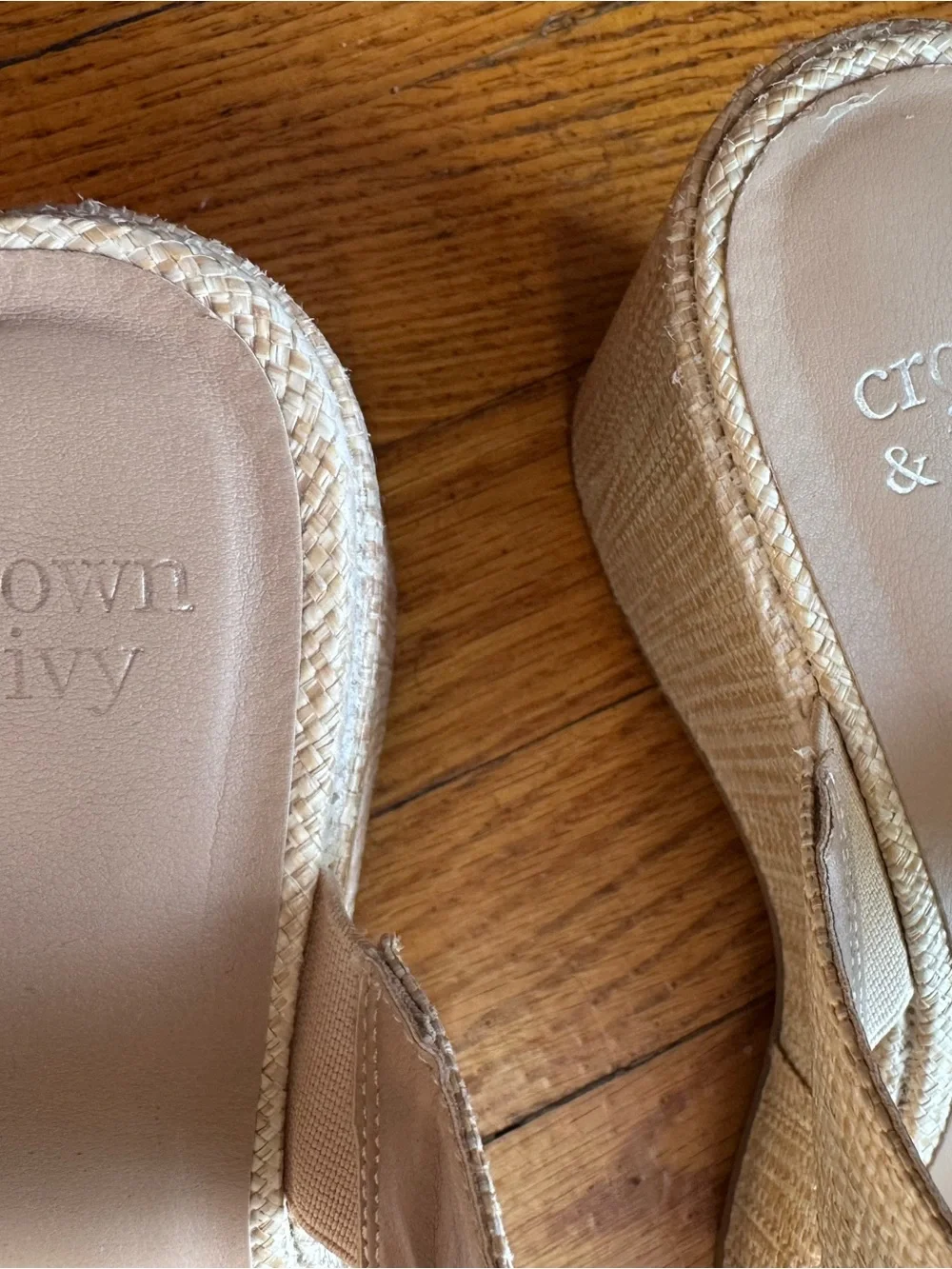 Crown & Ivy Beige Raffia Slide Sandals